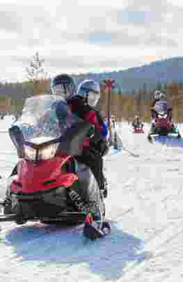 Snowmobile & Dog Sledding Adventure