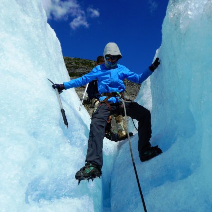 Ice hike top