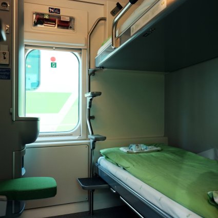 Overnight train Rovaniemi-Helsinki (shared) / Authentic Scandinavia
