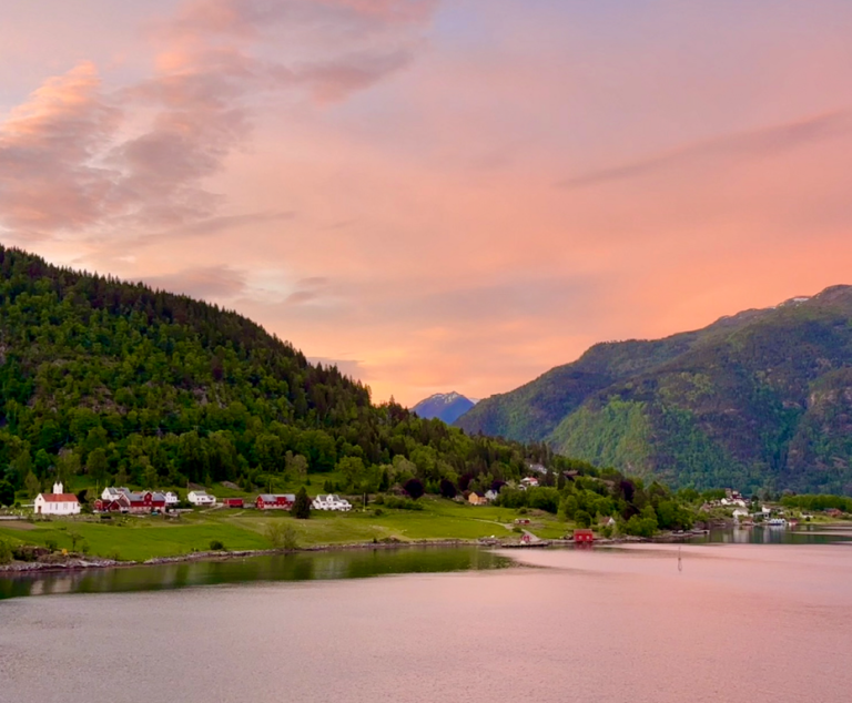 Pink sunset in Balestrand